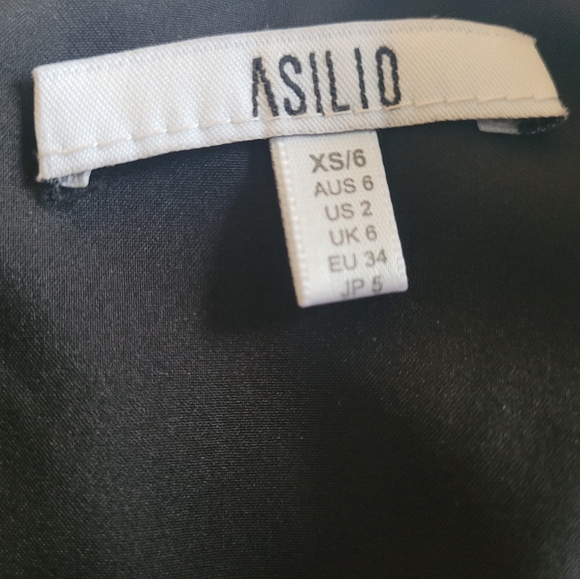 *SOLD* Brand new black deep V lace bodysuit - Picture 6 of 6